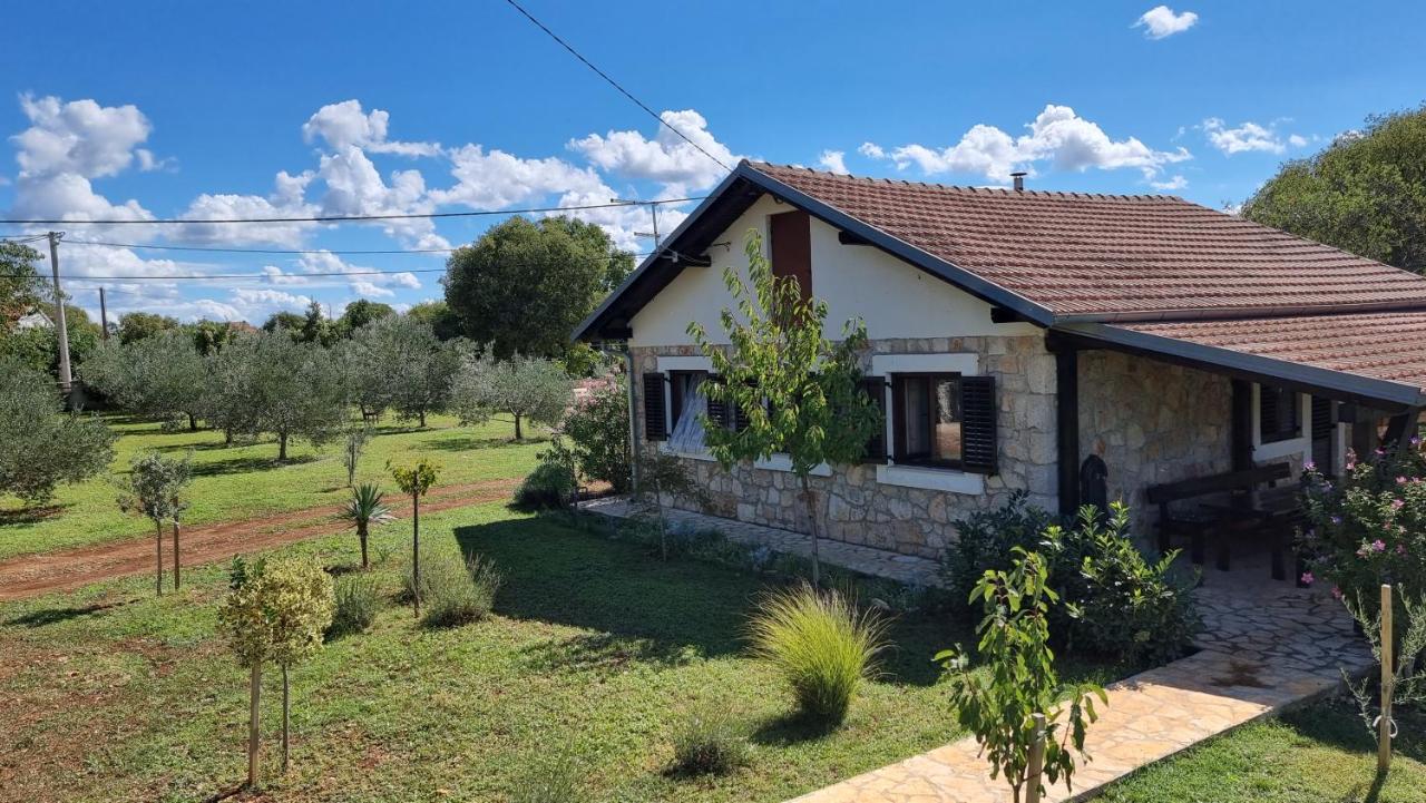 Villa Stone Medal Drniš Kültér fotó